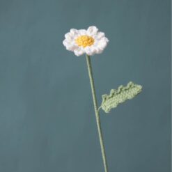 Crochet chamomile PDF pattern with complimentary video tutorial for DIY projects.